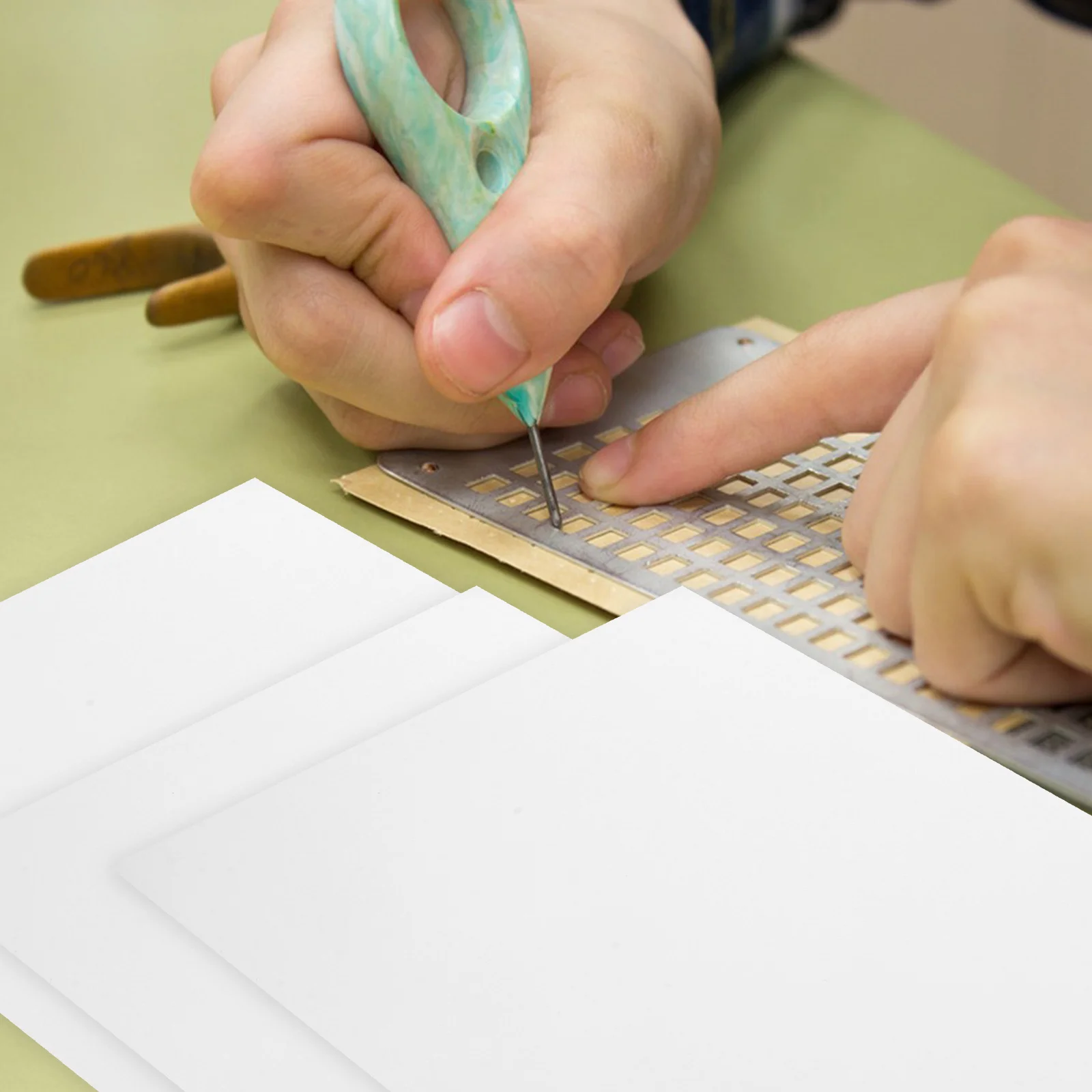 20pcs Braille Writing Paper For Blind Students Blank White Sheets Reusable Practice Supplies For Braille Learning
20pcs Braille Writing Paper For Blind Students Blank White Sheets Reusable Practice Supplies For Braille Learning