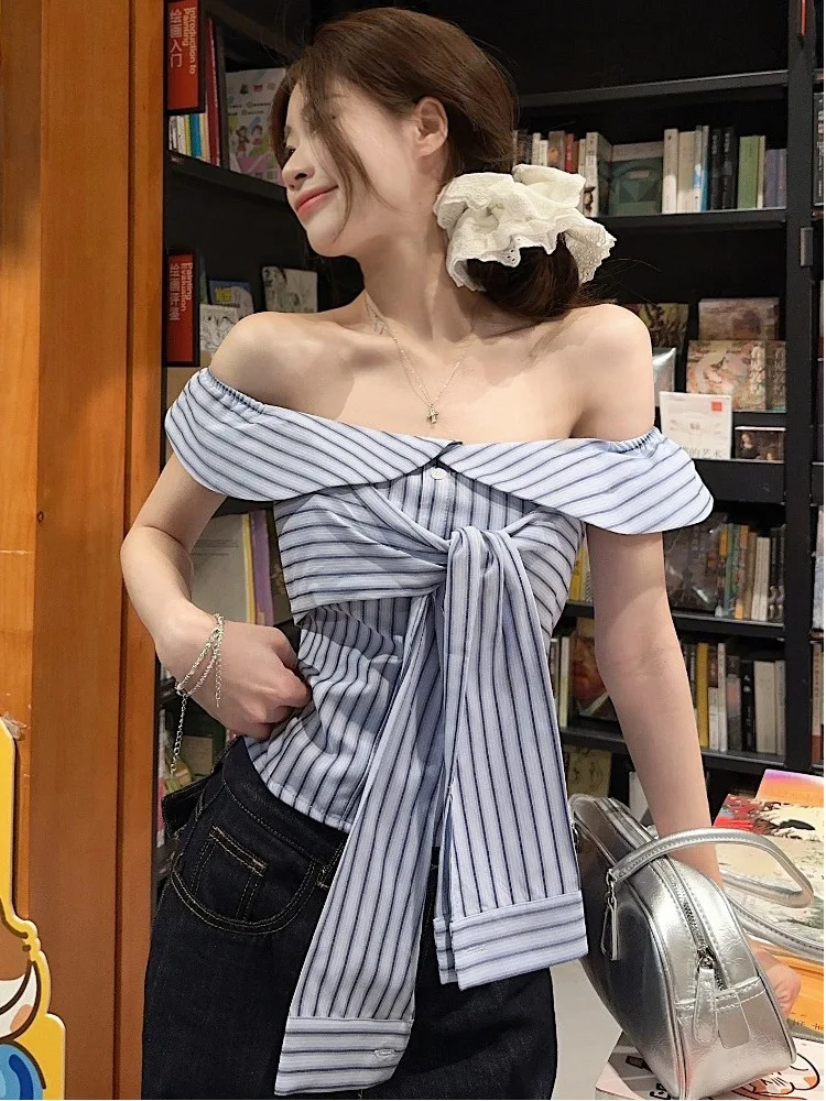 Korean Style Blue Striped Slim Fit Shirt One Shoulder Short Sleeve Women's Spring 2026 Banded Design Unique Fashion Top
Korean Style Blue Striped Slim Fit Shirt One Shoulder Short Sleeve Women's Spring 2026 Banded Design Unique Fashion Top