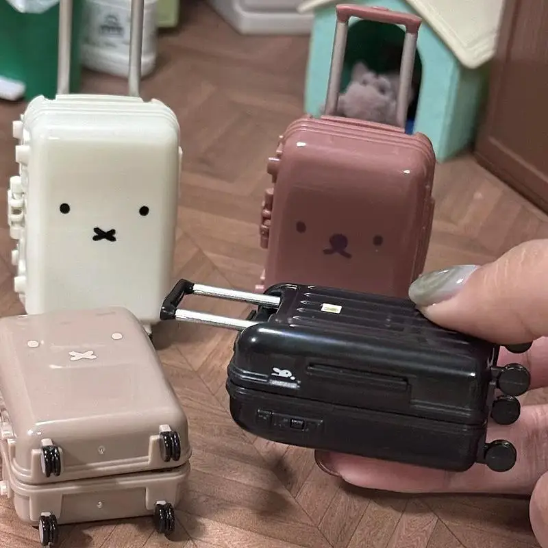 In Stock Miniature Miffy Rolling Luggage Suitcase Blind Box Floral Pattern Decorative Wheeled Mini Storage Capsule Gashapon Toy
In Stock Miniature Miffy Rolling Luggage Suitcase Blind Box Floral Pattern Decorative Wheeled Mini Storage Capsule Gashapon Toy