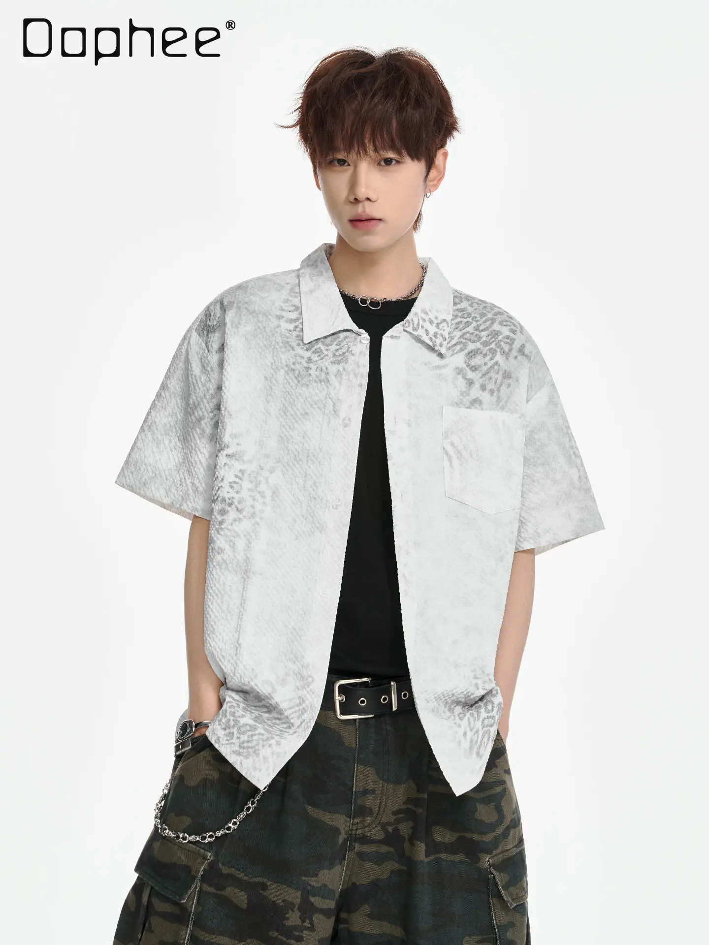 Men's Light White Leopard Print Textured Short Sleeve Shirt Casual Loose Button Down Streetwear Summer Black Green Blouse
Men's Light White Leopard Print Textured Short Sleeve Shirt Casual Loose Button Down Streetwear Summer Black Green Blouse