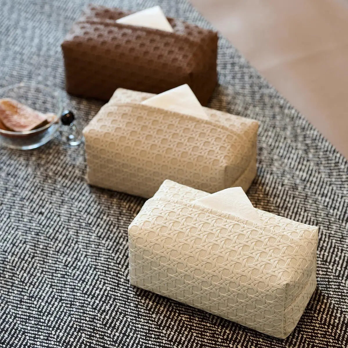 Woven Rattan Texture PU Leather Tissue Box, Light Luxury Napkin Holder for Tea Table, Bedroom Living Room Decor
Woven Rattan Texture PU Leather Tissue Box, Light Luxury Napkin Holder for Tea Table, Bedroom Living Room Decor