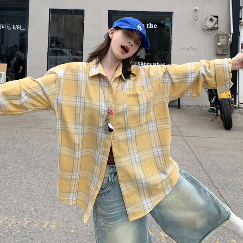 Клетчатые рубашки женские осенние милые студенческие корейские модные ленивый стиль мешковатые уютные топы в стиле ретро для отдыха простые панели Ins
Клетчатые рубашки женские осенние милые студенческие корейские модные ленивый стиль мешковатые уютные топы в стиле ретро для отдыха простые панели Ins