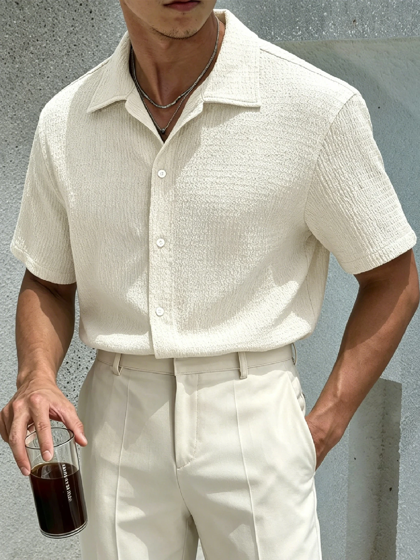 Men's Minimal Commute Textured Short Sleeve Shirt, Lapel Button Placket, Crinkle Breathable Fabric, Elegant Top for Office Daily
Men's Minimal Commute Textured Short Sleeve Shirt, Lapel Button Placket, Crinkle Breathable Fabric, Elegant Top for Office Daily