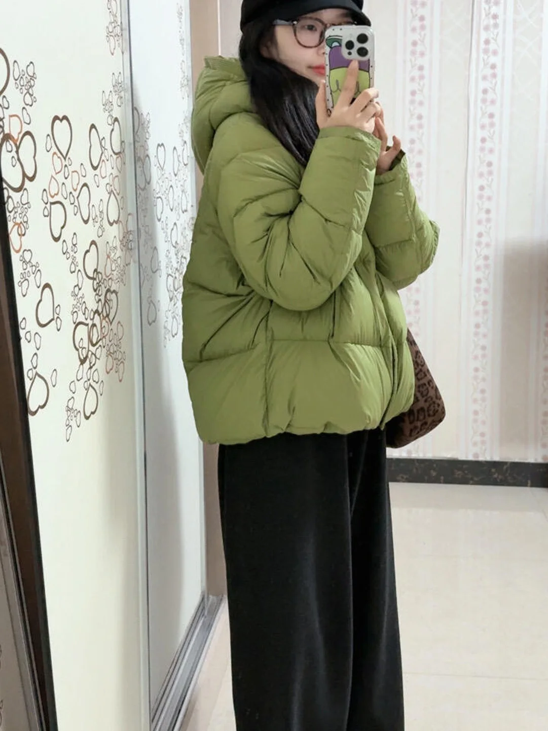 Korean Fashion Hooded Warm Cotton Jacket Women's 2025 Winter New Style Avocado Green Cotton Coat Versatile Thick Outerwear
Korean Fashion Hooded Warm Cotton Jacket Women's 2025 Winter New Style Avocado Green Cotton Coat Versatile Thick Outerwear