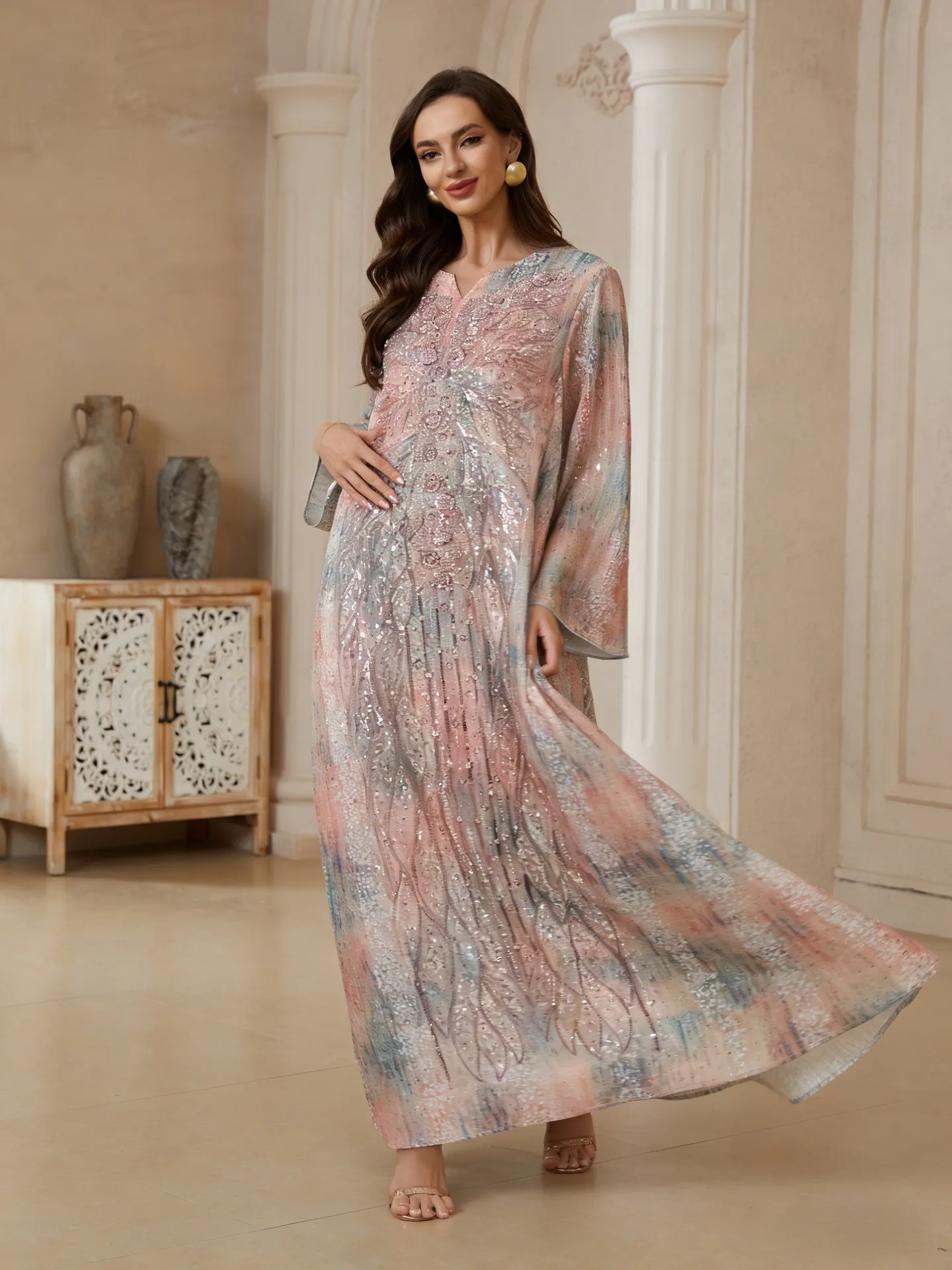 New Saudi Arabia Elegant Embroidered Bead Robe Dubai Dress Printed Dazzling Style Muslim Women's Long Dress
New Saudi Arabia Elegant Embroidered Bead Robe Dubai Dress Printed Dazzling Style Muslim Women's Long Dress