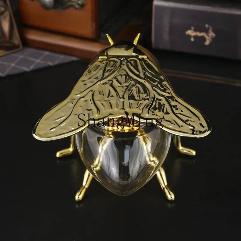 CLL high-end bee sugar can home restaurant coffee shop hotel tabletop storage tank with spoon storage toy ornament
CLL high-end bee sugar can home restaurant coffee shop hotel tabletop storage tank with spoon storage toy ornament