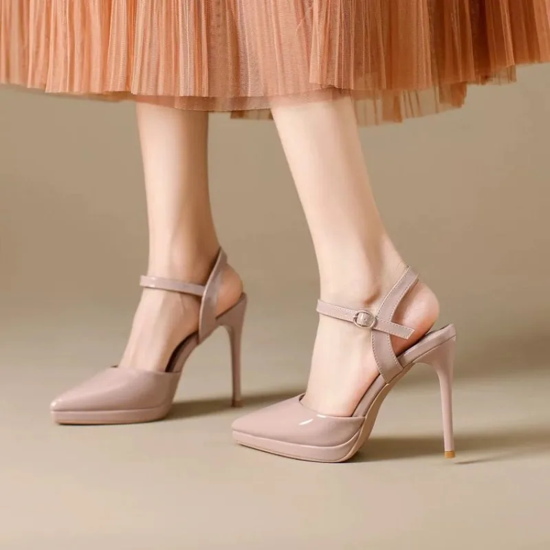 Straight Strap Baotou Sandals for Women's Outward Wear 2026 Summer Stiletto High Heels
Straight Strap Baotou Sandals for Women's Outward Wear 2026 Summer Stiletto High Heels