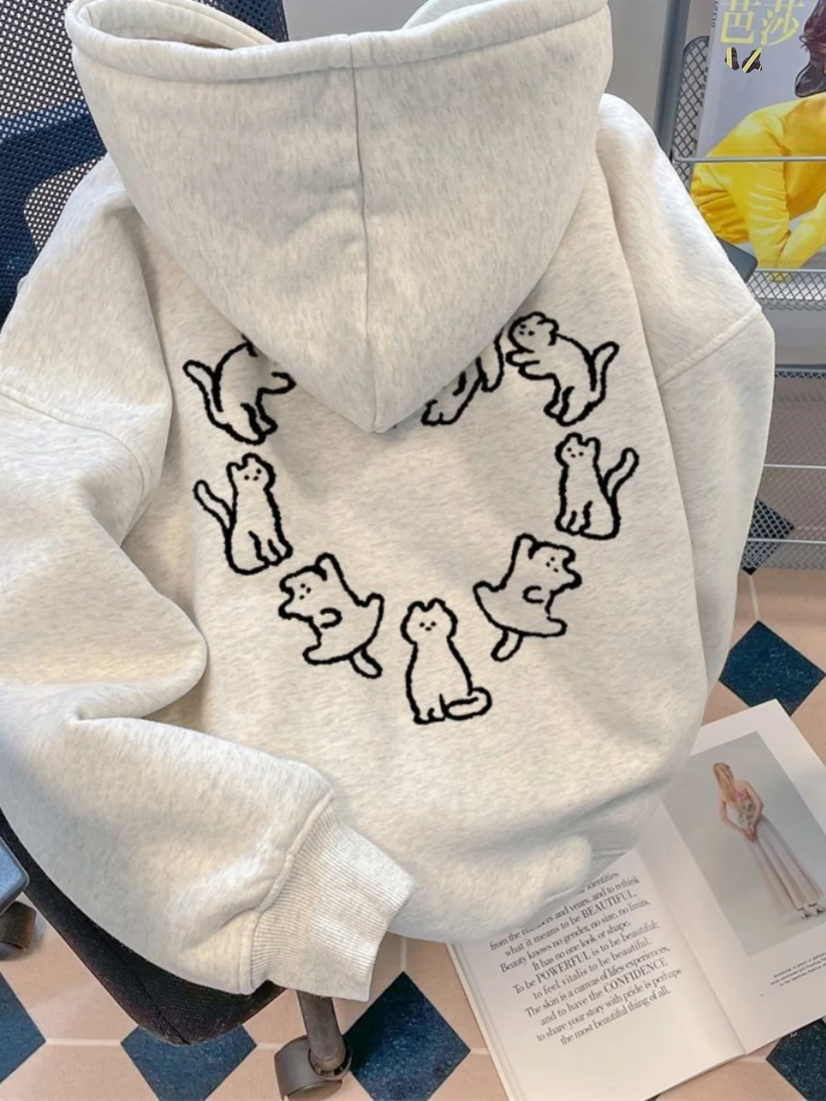 Design Sensation Thickened Long Sleeve Hoodie Women's Lazy Style Fleece Lined Print Sweatshirt Autumn Winter Outerwear
Design Sensation Thickened Long Sleeve Hoodie Women's Lazy Style Fleece Lined Print Sweatshirt Autumn Winter Outerwear