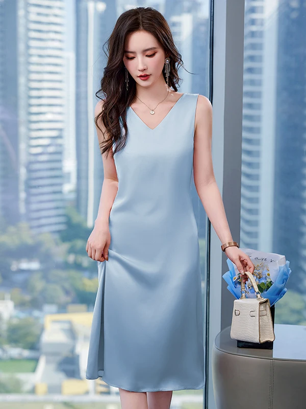 Elegant V-Neck Acetate Satin Dress Women's Sleeveless Midi Skirt Soft Polyester Fabric Commute Style Pure Color High Waist
Elegant V-Neck Acetate Satin Dress Women's Sleeveless Midi Skirt Soft Polyester Fabric Commute Style Pure Color High Waist