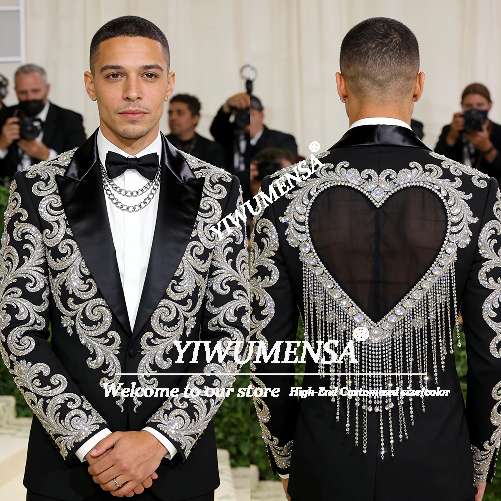 Блестящий серебряный костюм с камнями и бисером, мужской костюм на свадьбу, однобортный пиджак, брюки, комплект из 2 предметов, уникальный дизайн, пиджаки для выпускного вечера с вырезами
Блестящий серебряный костюм с камнями и бисером, мужской костюм на свадьбу, однобортный пиджак, брюки, комплект из 2 предметов, уникальный дизайн, пиджаки для выпускного вечера с вырезами