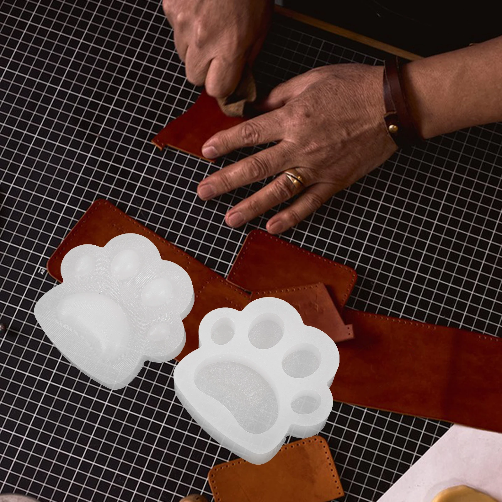 1Set Cat Claw Resin Shaping Mold Thick Base DIY Crafting Tool for Strap Making Crafting Mold Resin
1Set Cat Claw Resin Shaping Mold Thick Base DIY Crafting Tool for Strap Making Crafting Mold Resin