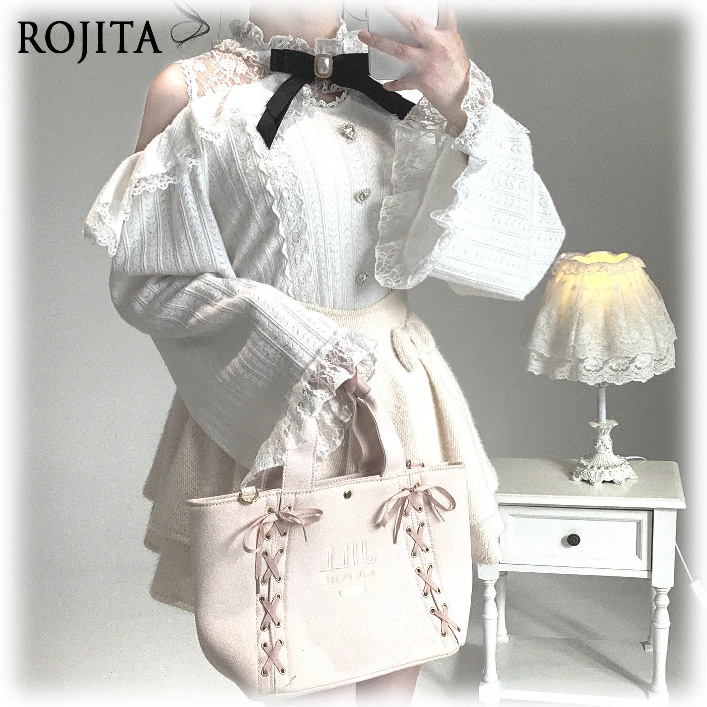 Sexy Off-the-shoulder Blouse with Lace Spring 2026 New One-shoulder Top Exquisite Plaid Shirts for Women
Sexy Off-the-shoulder Blouse with Lace Spring 2026 New One-shoulder Top Exquisite Plaid Shirts for Women