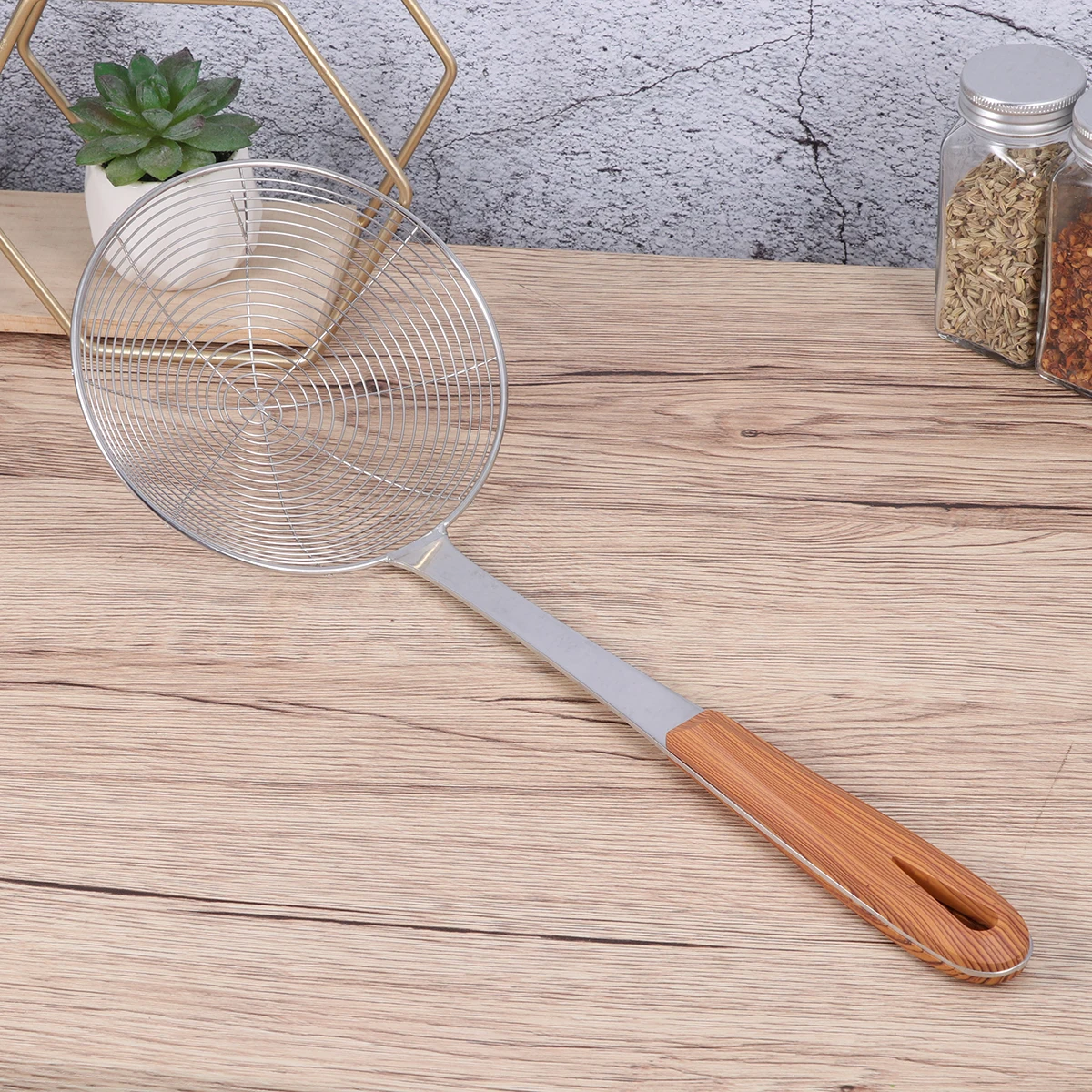 Wood Grain Handle Wire Leak Noodles Strainer Fine Mesh Sieve Oil Filter Stainless Steel Colander Kitchen Tool Frying Long Handle
Wood Grain Handle Wire Leak Noodles Strainer Fine Mesh Sieve Oil Filter Stainless Steel Colander Kitchen Tool Frying Long Handle