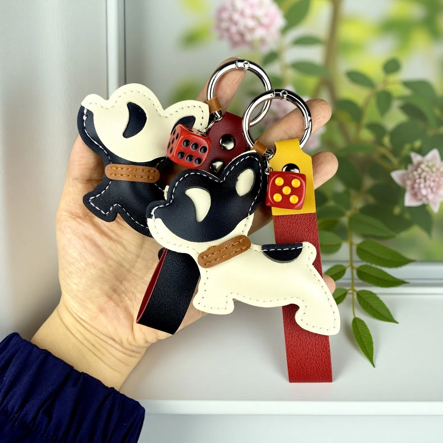 Fashion PU Leather Puppy Bag Charm Keychain/Bag Charm Set-Cute Animal Pendant Purse Decor with Cool Dice Accent & Contrast Color
Fashion PU Leather Puppy Bag Charm Keychain/Bag Charm Set-Cute Animal Pendant Purse Decor with Cool Dice Accent & Contrast Color