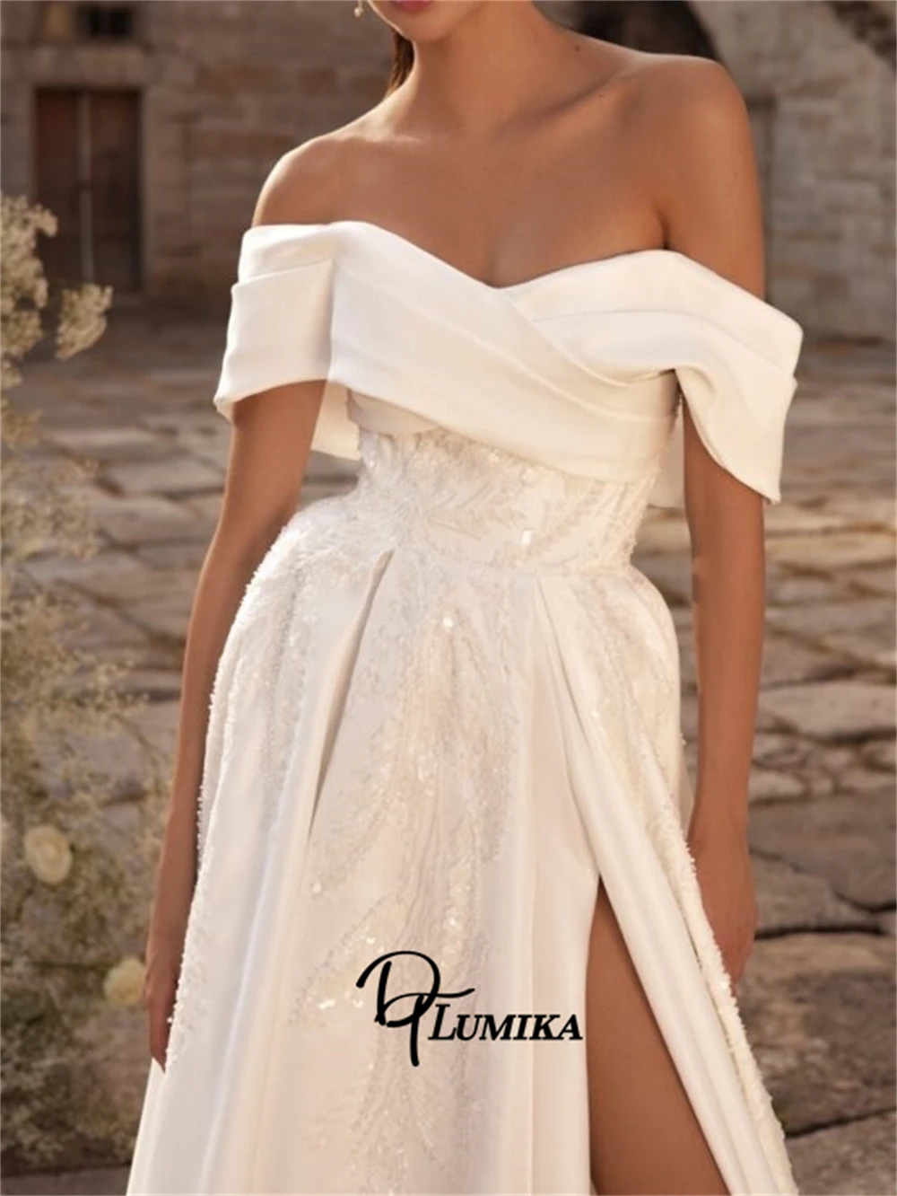 DTLumika Off the Shoulder Bride Dress 2026 Beaded Lace Appliques Women's Customized Wedding Dresses 2-24W Tailored Fitting
DTLumika Off the Shoulder Bride Dress 2026 Beaded Lace Appliques Women's Customized Wedding Dresses 2-24W Tailored Fitting