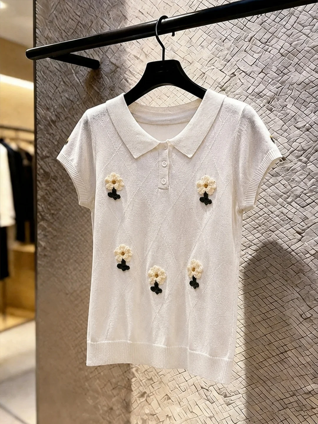 Korean Style Short Sleeve Embroidered Knitwear Collared Shirt Color Block Design Summer New Fashion Anti-Aging Top for Women
Korean Style Short Sleeve Embroidered Knitwear Collared Shirt Color Block Design Summer New Fashion Anti-Aging Top for Women