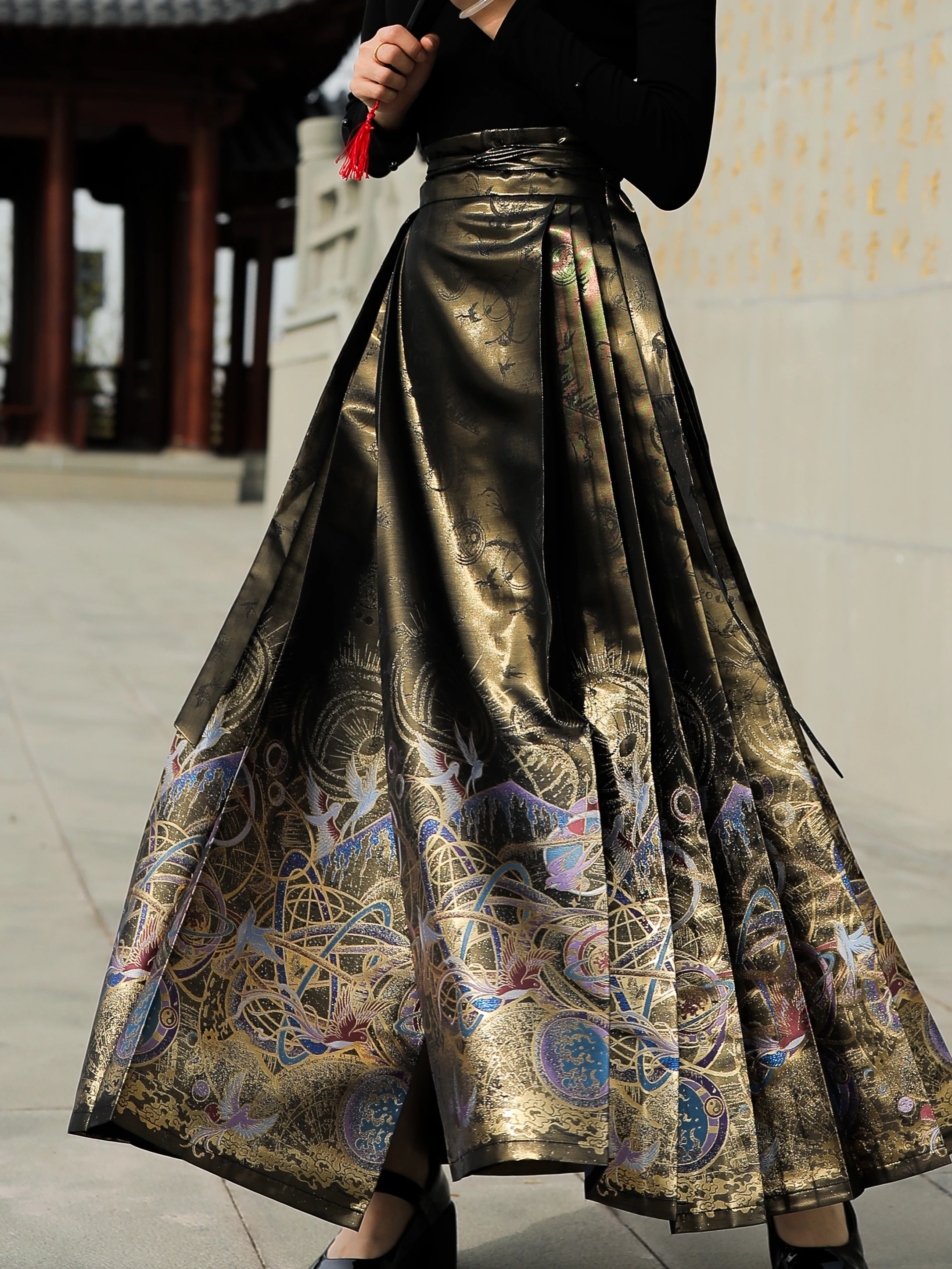 Новая юбка-ханьфу с золотым декором, традиционная китайская длинная юбка в стиле династии Мин, с богатой отделкой, маленький размер, для повседневной носки
Новая юбка-ханьфу с золотым декором, традиционная китайская длинная юбка в стиле династии Мин, с богатой отделкой, маленький размер, для повседневной носки