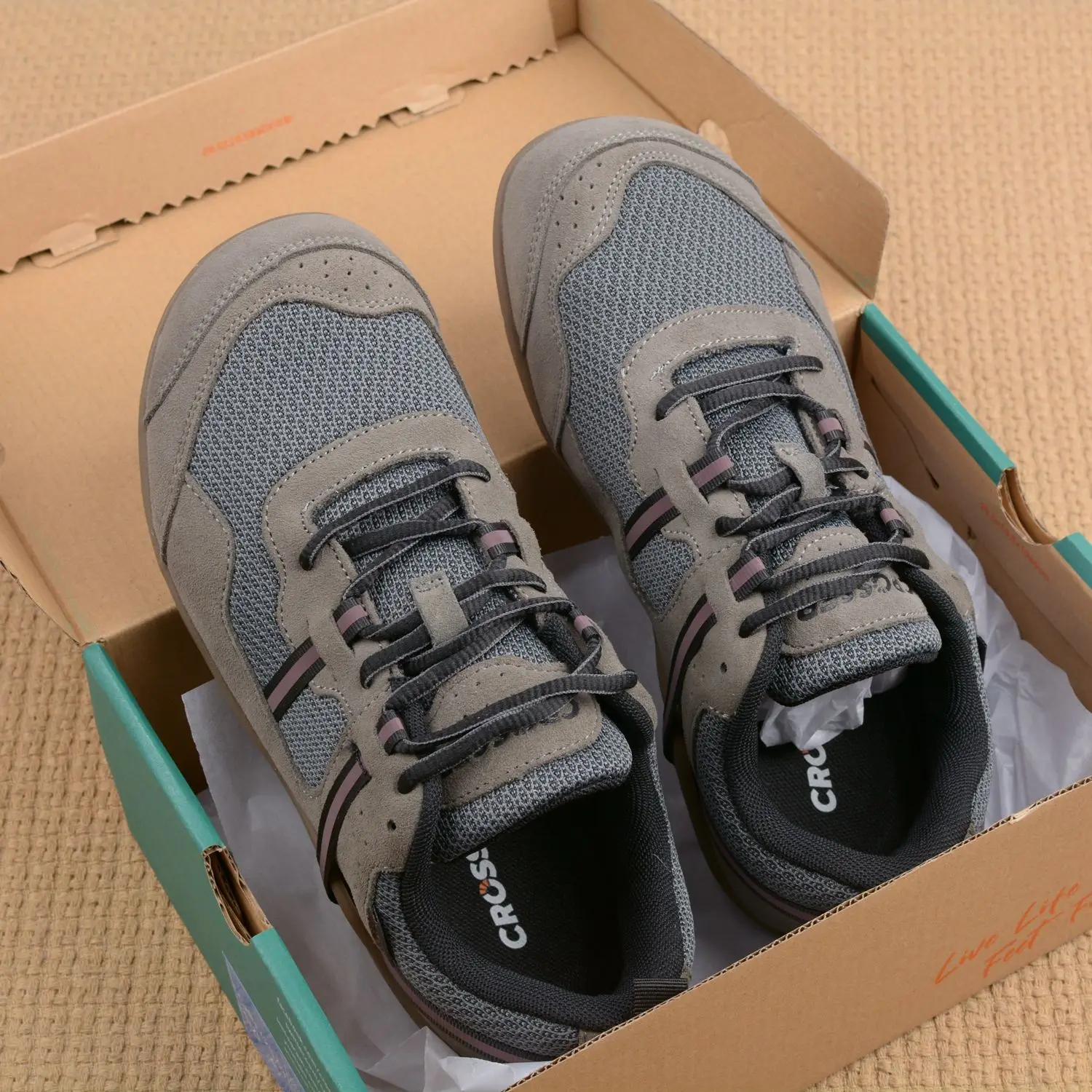 2025 new men's lightweight casual shoes, outdoor breathable running trainers, suitable for spring and autumn sports, tennis shoe
2025 new men's lightweight casual shoes, outdoor breathable running trainers, suitable for spring and autumn sports, tennis shoe