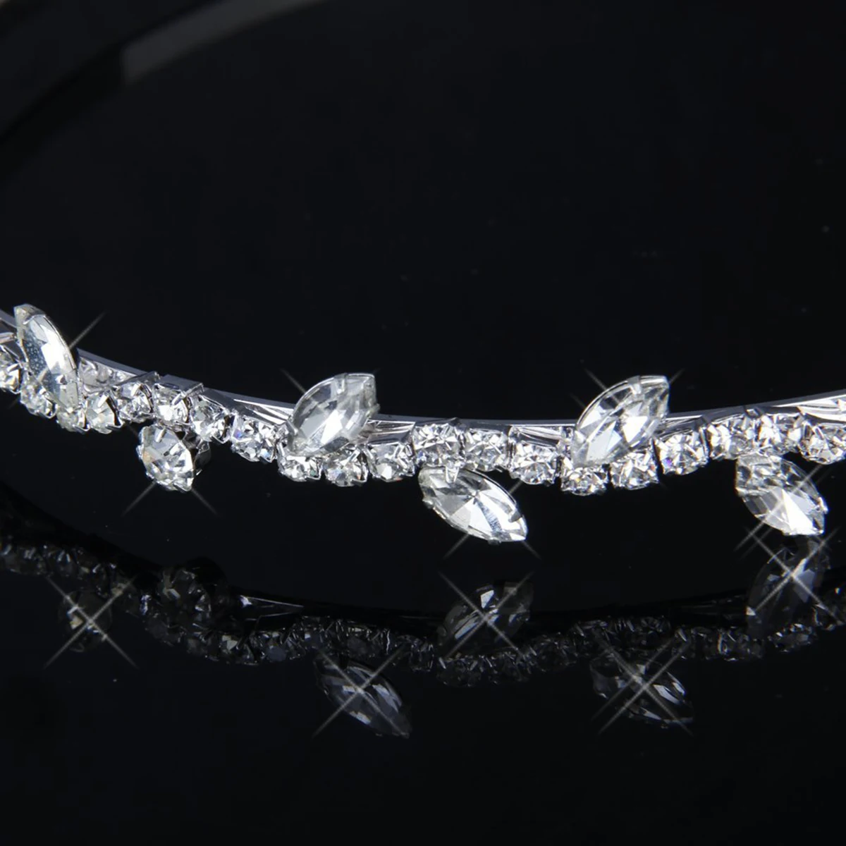 Silver Rhinestone Crown Hairband Bridal Headpiece Wedding Barrettes For Kids And Adults
Silver Rhinestone Crown Hairband Bridal Headpiece Wedding Barrettes For Kids And Adults