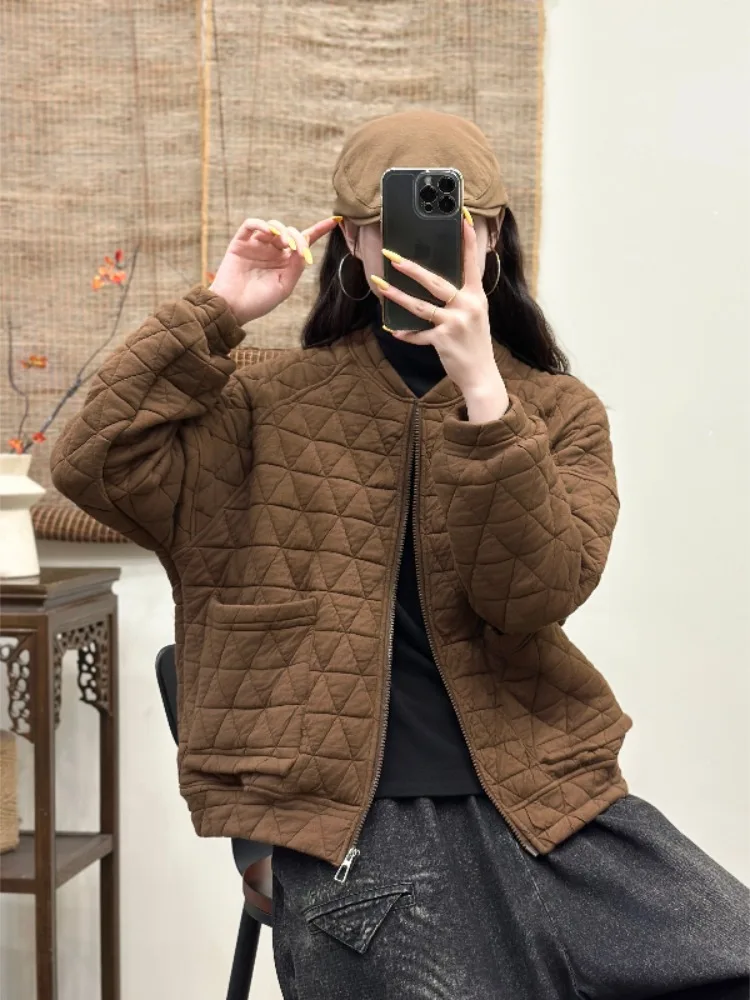 Retro Quilted Lightweight Cotton Baseball Collar Jacket Women's Short Fashion Warmth Enhancing Coat Cotton Outerwear
Retro Quilted Lightweight Cotton Baseball Collar Jacket Women's Short Fashion Warmth Enhancing Coat Cotton Outerwear
