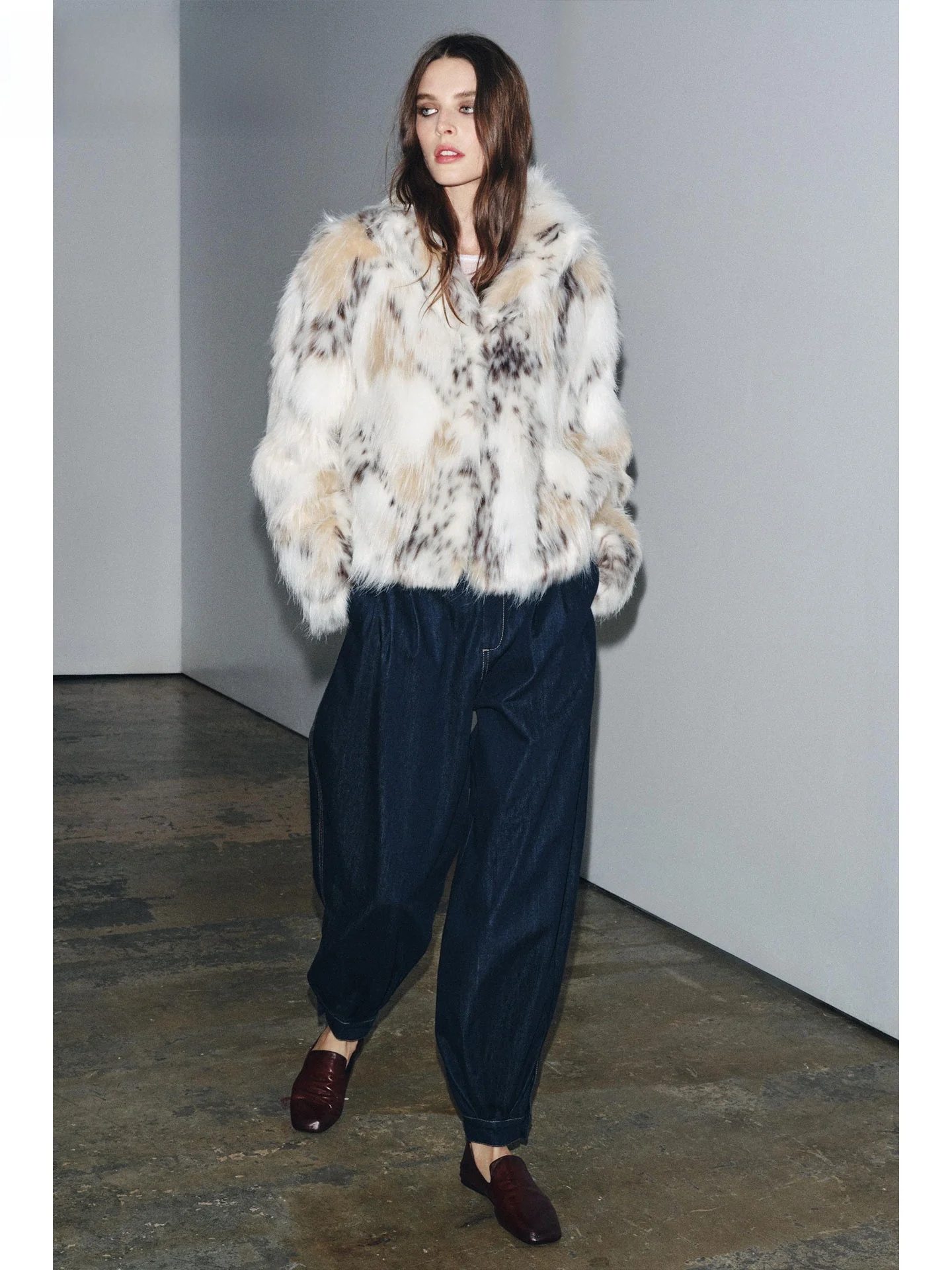 Fashionable Artificial Fur Effect Jacket Women's Versatile Zaprha 2025 Autumn New Style Breathable Long Sleeve Short Coat
Fashionable Artificial Fur Effect Jacket Women's Versatile Zaprha 2025 Autumn New Style Breathable Long Sleeve Short Coat