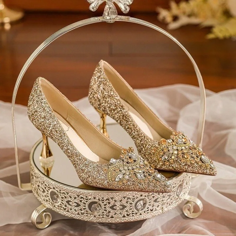 Fashion Pointed Toe Shallow Mouth Diamond-studded Shiny Single Slip-On High Heels
Fashion Pointed Toe Shallow Mouth Diamond-studded Shiny Single Slip-On High Heels