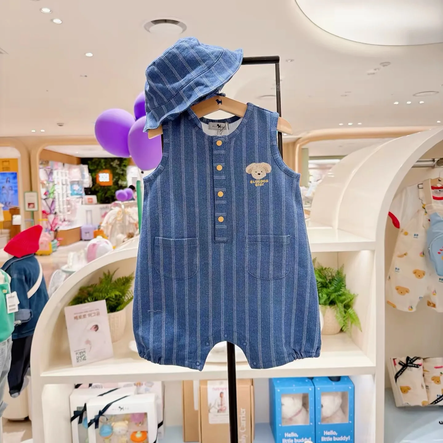 2PCS Baby Striped Denim Romper + Bucket Hat Set Sleeveless Bodysuit With Bear Embroidery (Runs Small, Order One Size Up)
2PCS Baby Striped Denim Romper + Bucket Hat Set Sleeveless Bodysuit With Bear Embroidery (Runs Small, Order One Size Up)