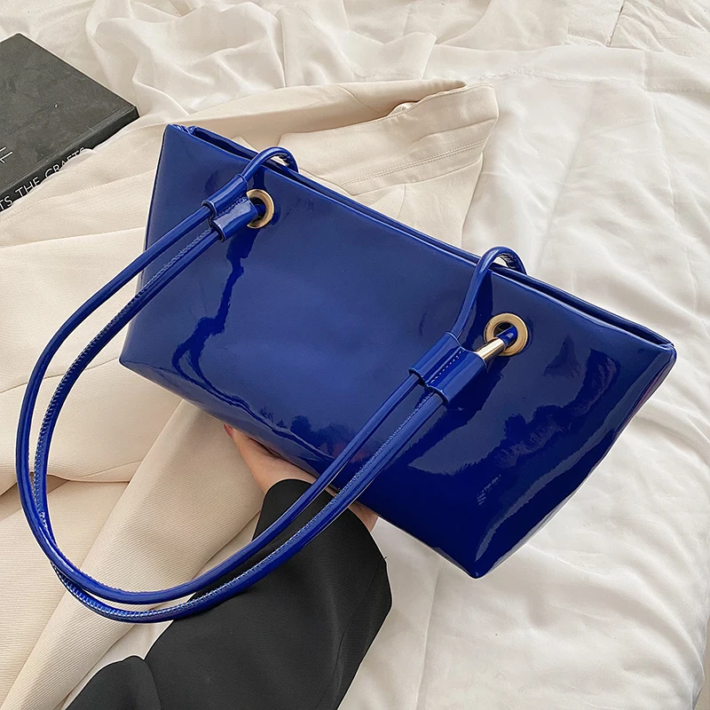 Popular Lacquer Leather Bag For Women 2025 New Fashion Versatile Bright Face Fashion Shoulder Bag Female Party Underarm Bag
Popular Lacquer Leather Bag For Women 2025 New Fashion Versatile Bright Face Fashion Shoulder Bag Female Party Underarm Bag