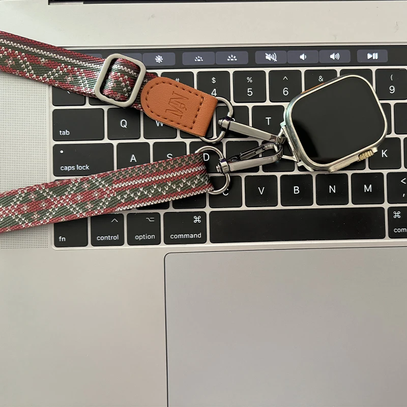 S10 Neck Hanging Necklace Nylon Watch Chain Suitable For Apple Watch Strap38/40/41/46/42/44/45/49mmSports Watch Accessory Ultra2
S10 Neck Hanging Necklace Nylon Watch Chain Suitable For Apple Watch Strap38/40/41/46/42/44/45/49mmSports Watch Accessory Ultra2