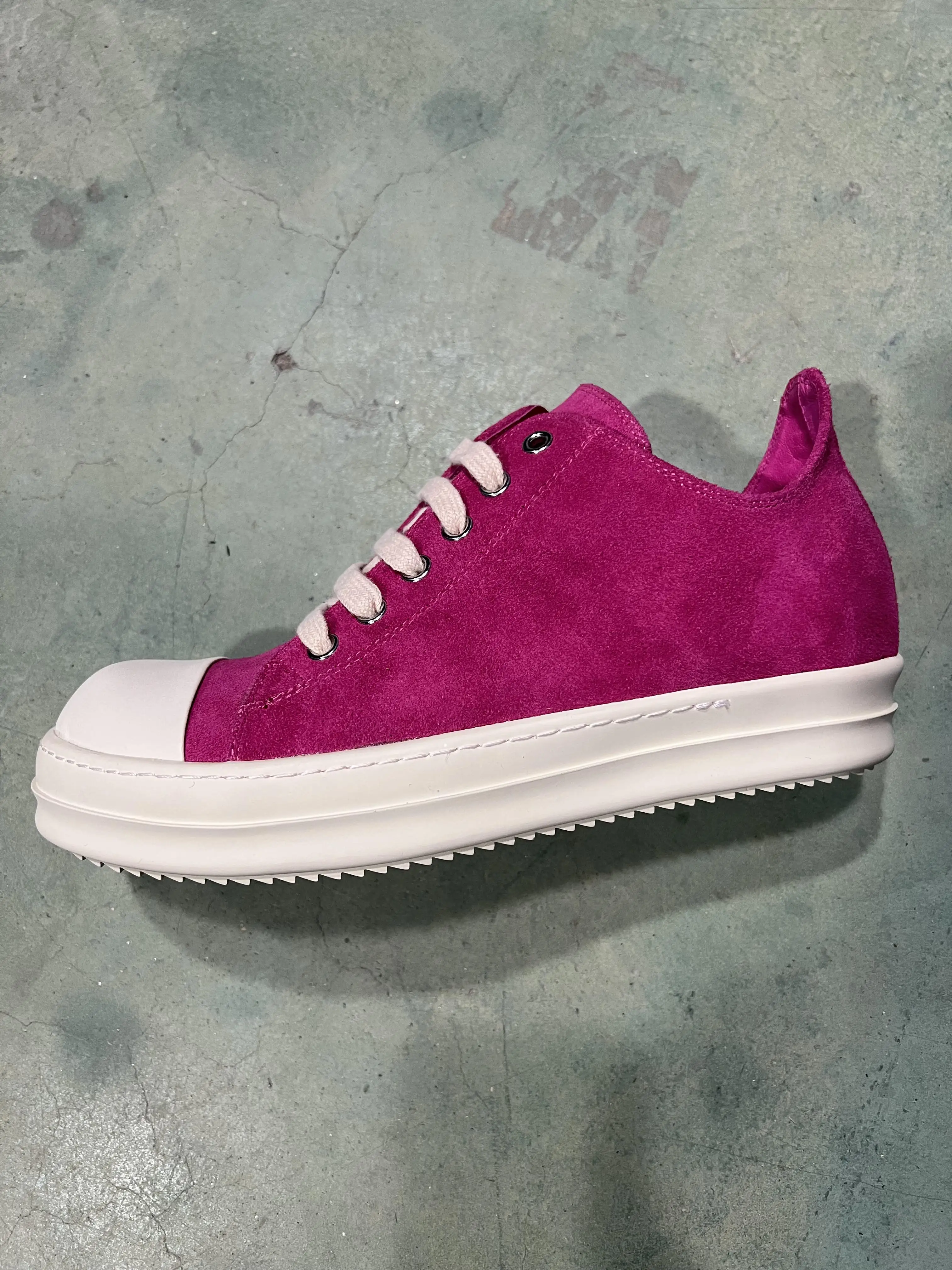 Fashion Top High Quality Men's Casual Shoes Hot Pink Cow Suede Women's Low-top Sneakers Flat Shoe Lace-up Unisex Leather Sneaker
Fashion Top High Quality Men's Casual Shoes Hot Pink Cow Suede Women's Low-top Sneakers Flat Shoe Lace-up Unisex Leather Sneaker