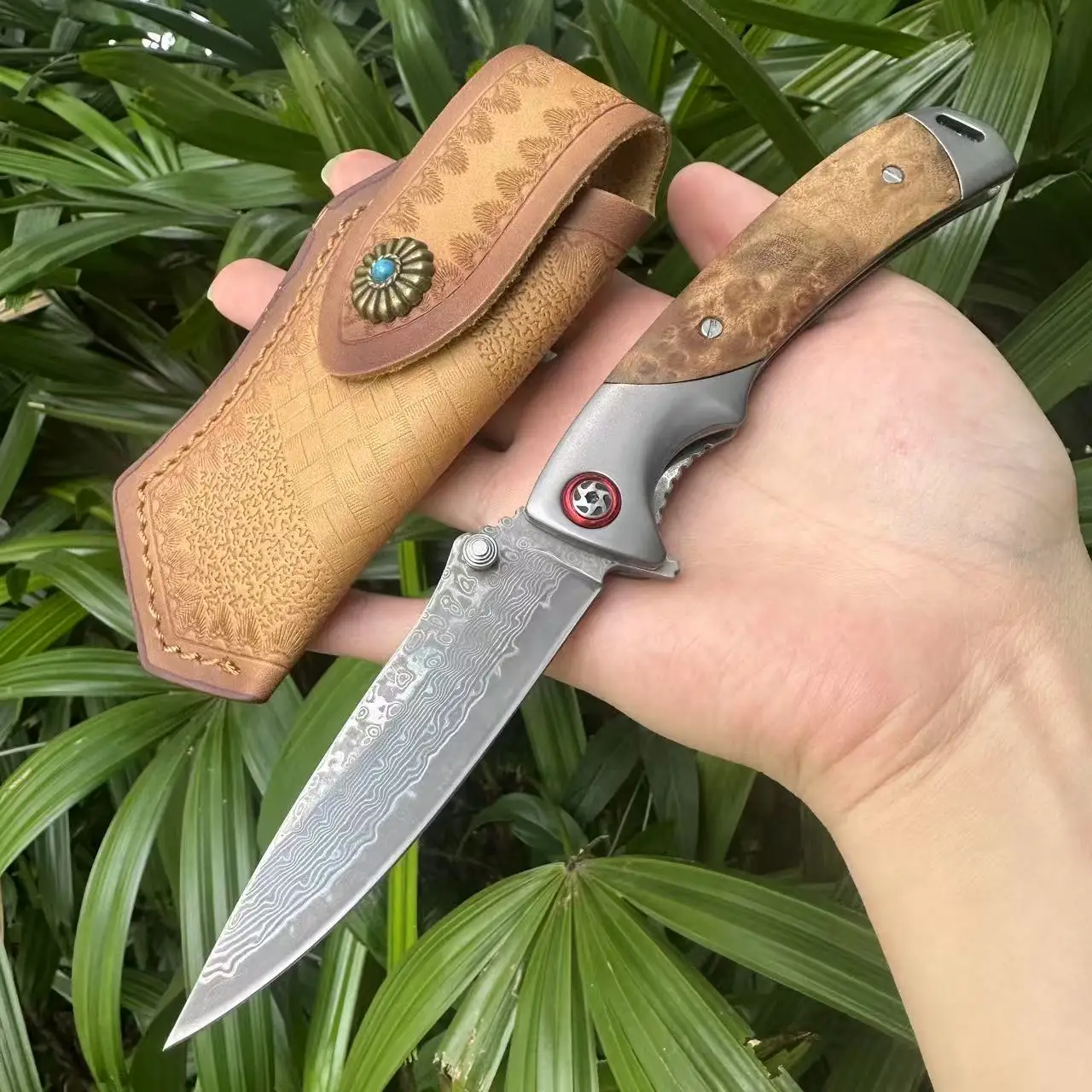 Topwell Handmade YH003 EDC Folding Knife Perfect Quality Damascus Steel Blade Rosewood Handle Kraft First layer Leather Sheath
Topwell Handmade YH003 EDC Folding Knife Perfect Quality Damascus Steel Blade Rosewood Handle Kraft First layer Leather Sheath
