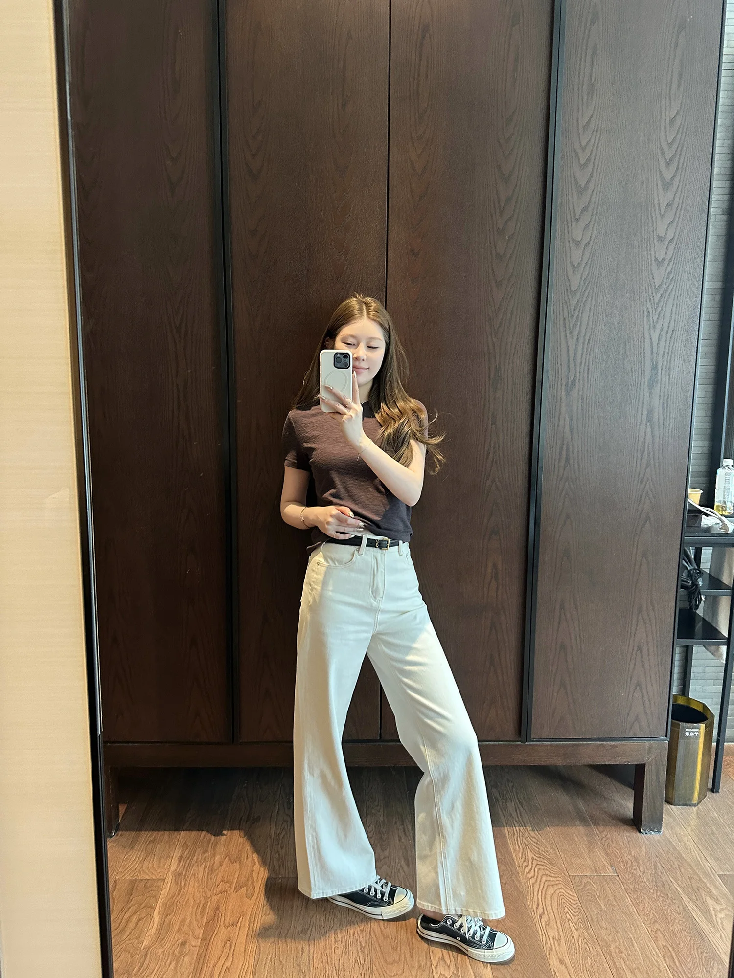 Джинсы Dibao Xi молочно-белого цвета с контрастными вставками, прямые, зауженные, женские, повседневные, из смесового хлопка, на молнии, весенние
Джинсы Dibao Xi молочно-белого цвета с контрастными вставками, прямые, зауженные, женские, повседневные, из смесового хлопка, на молнии, весенние