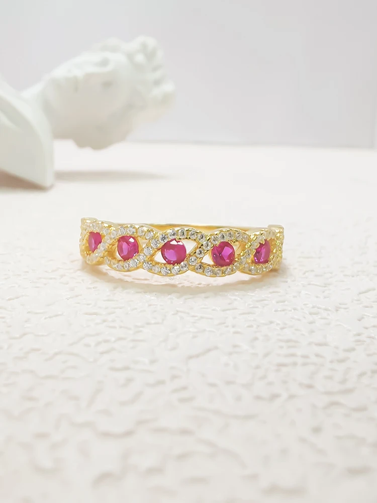 S925 Sterling Silver Women Ring Rose Red Zirconia Skeleton Curve Geometric Luxury Vintage Jewelry Daily Wear Party Holiday Gifts
S925 Sterling Silver Women Ring Rose Red Zirconia Skeleton Curve Geometric Luxury Vintage Jewelry Daily Wear Party Holiday Gifts