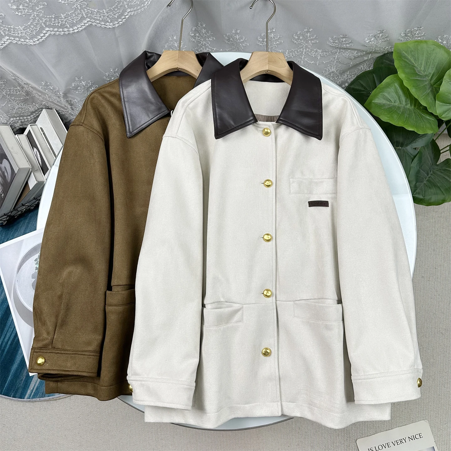 Stylish Suede Blend Collar Workwear Style Mermaid Jacket Women's Spring 2026 Barn Style Loose Fit Long Sleeve Button Closure
Stylish Suede Blend Collar Workwear Style Mermaid Jacket Women's Spring 2026 Barn Style Loose Fit Long Sleeve Button Closure