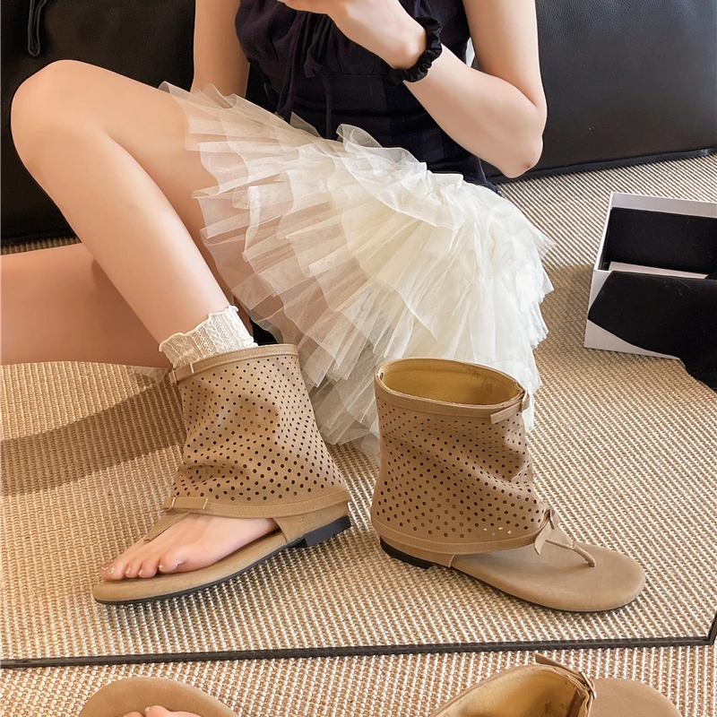 Rome Holiday Retro Hollow-out Toe-clip Sandals for Women 2026 Summer Vacation Style Open-toe Breathable Ankle Boots
Rome Holiday Retro Hollow-out Toe-clip Sandals for Women 2026 Summer Vacation Style Open-toe Breathable Ankle Boots