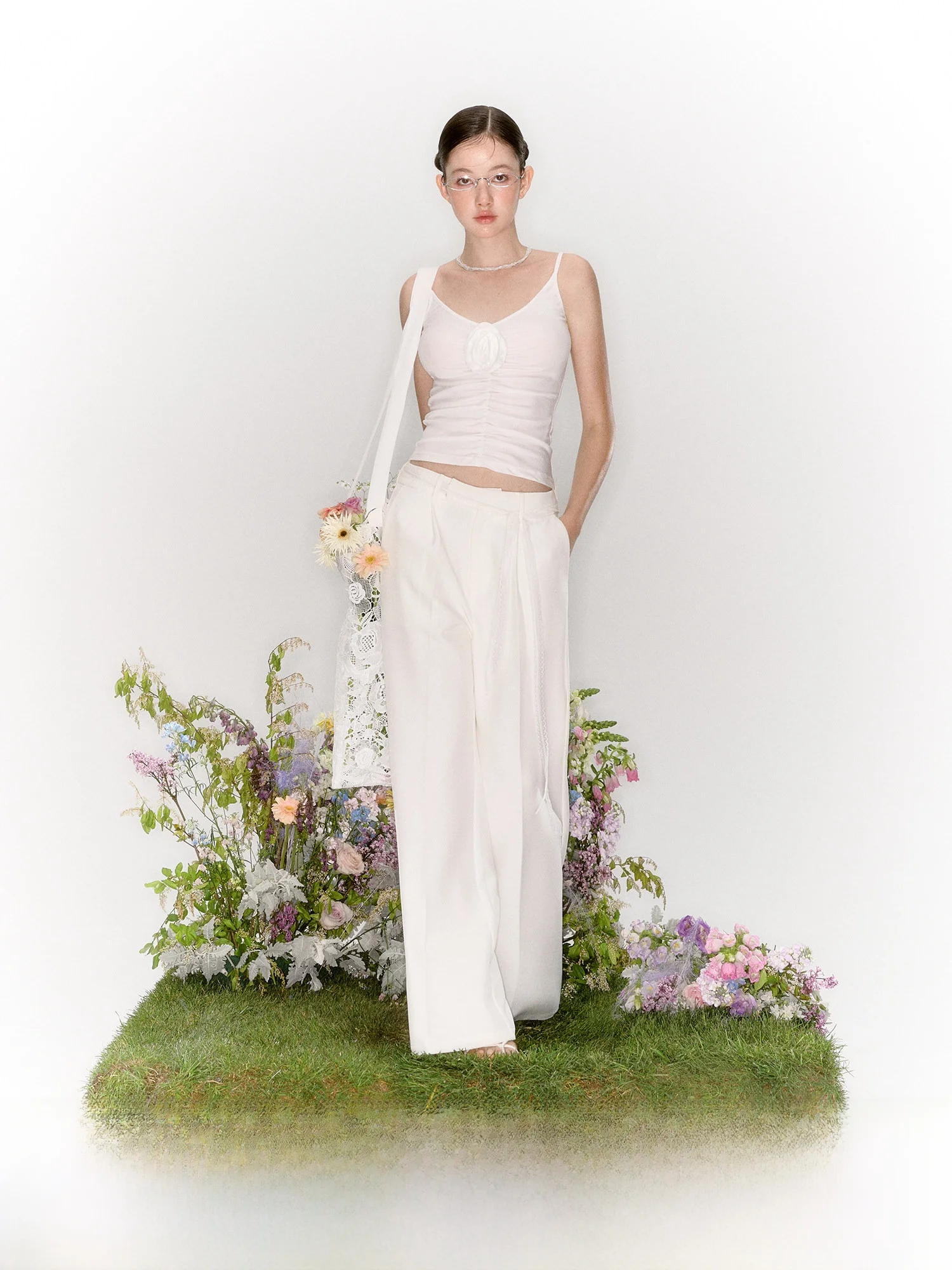 LaluneDuCiel белые винтажные утягивающие расклешенные широкие брюки женские летние свободные повседневные брюки длиной до пола для поездок на работу Sle
LaluneDuCiel белые винтажные утягивающие расклешенные широкие брюки женские летние свободные повседневные брюки длиной до пола для поездок на работу Sle