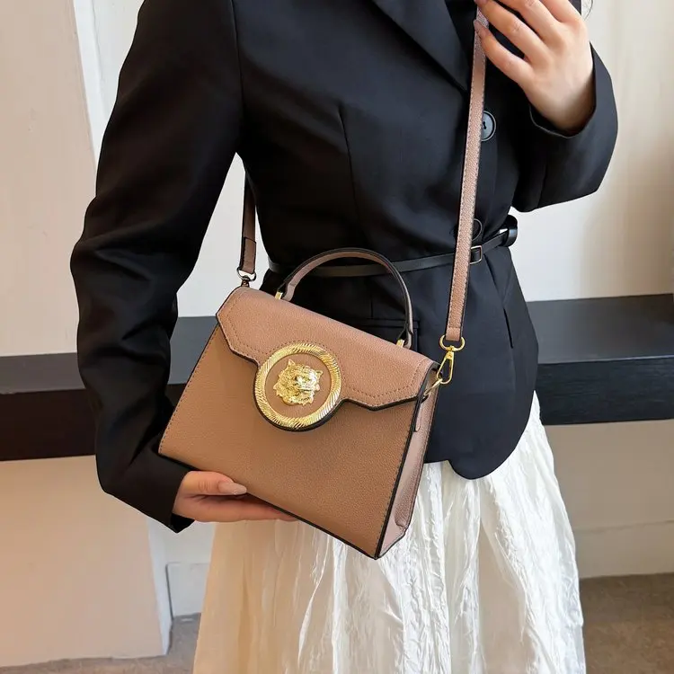 Elegant Large Capacity Top Handle Bag – Chic Crossbody Shoulder Handbag, Light Luxury Design with Unique Touch
Elegant Large Capacity Top Handle Bag – Chic Crossbody Shoulder Handbag, Light Luxury Design with Unique Touch