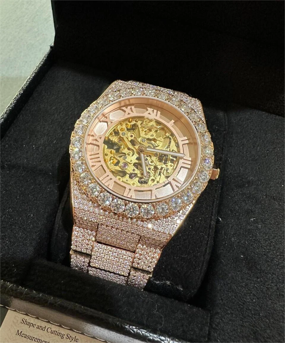 Trendy 44mm Moissanite Diamond Men Watch Iced Out Automatic Rose Gold Moissanite Watches For Women
Trendy 44mm Moissanite Diamond Men Watch Iced Out Automatic Rose Gold Moissanite Watches For Women