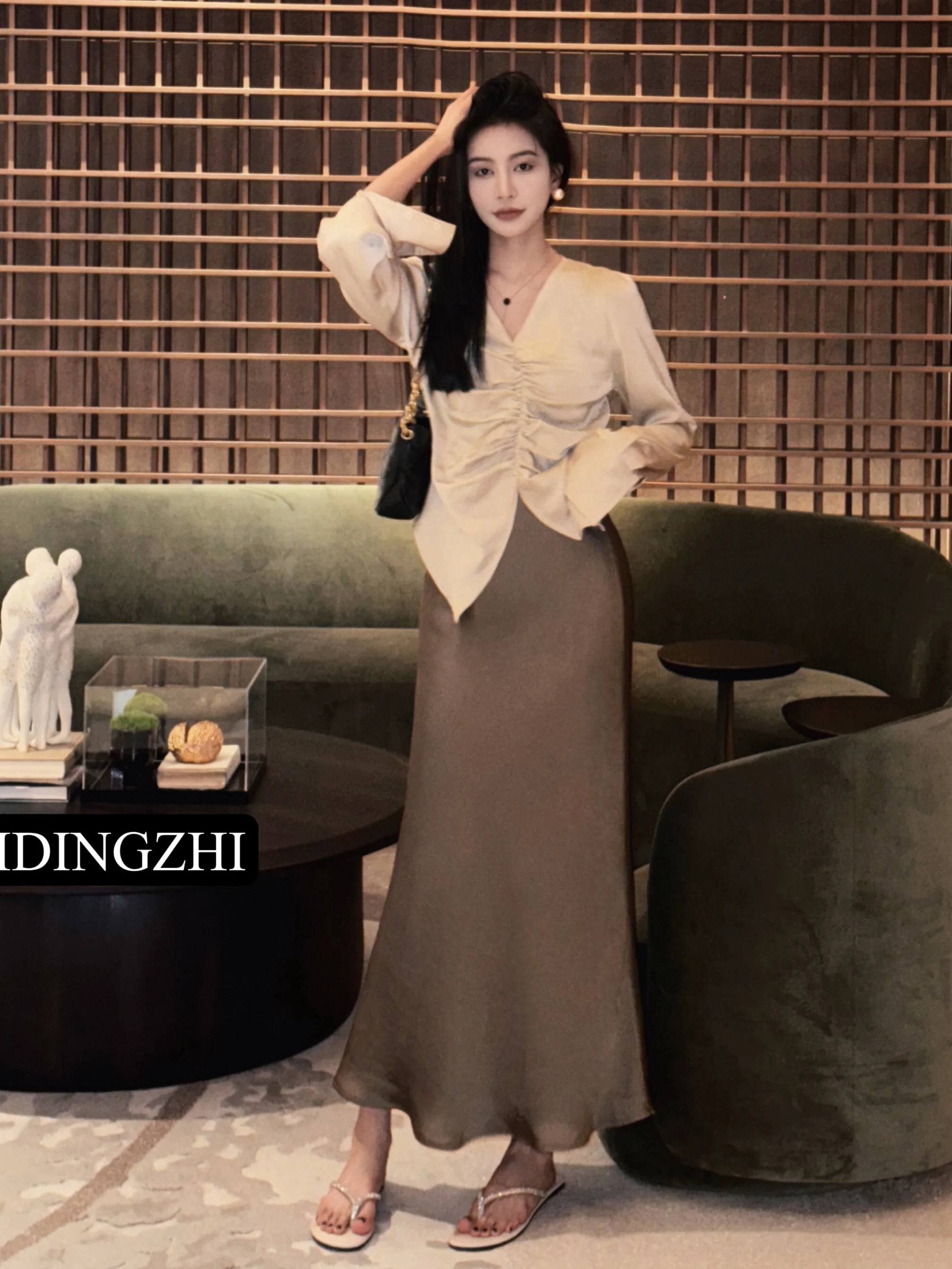 Loose Satin Fi Tail Skirt High Waist A-Line Midi Skirt Women's Spring Summer Faionable Comfortable Elastic f-length Skirt
Loose Satin Fi Tail Skirt High Waist A-Line Midi Skirt Women's Spring Summer Faionable Comfortable Elastic f-length Skirt