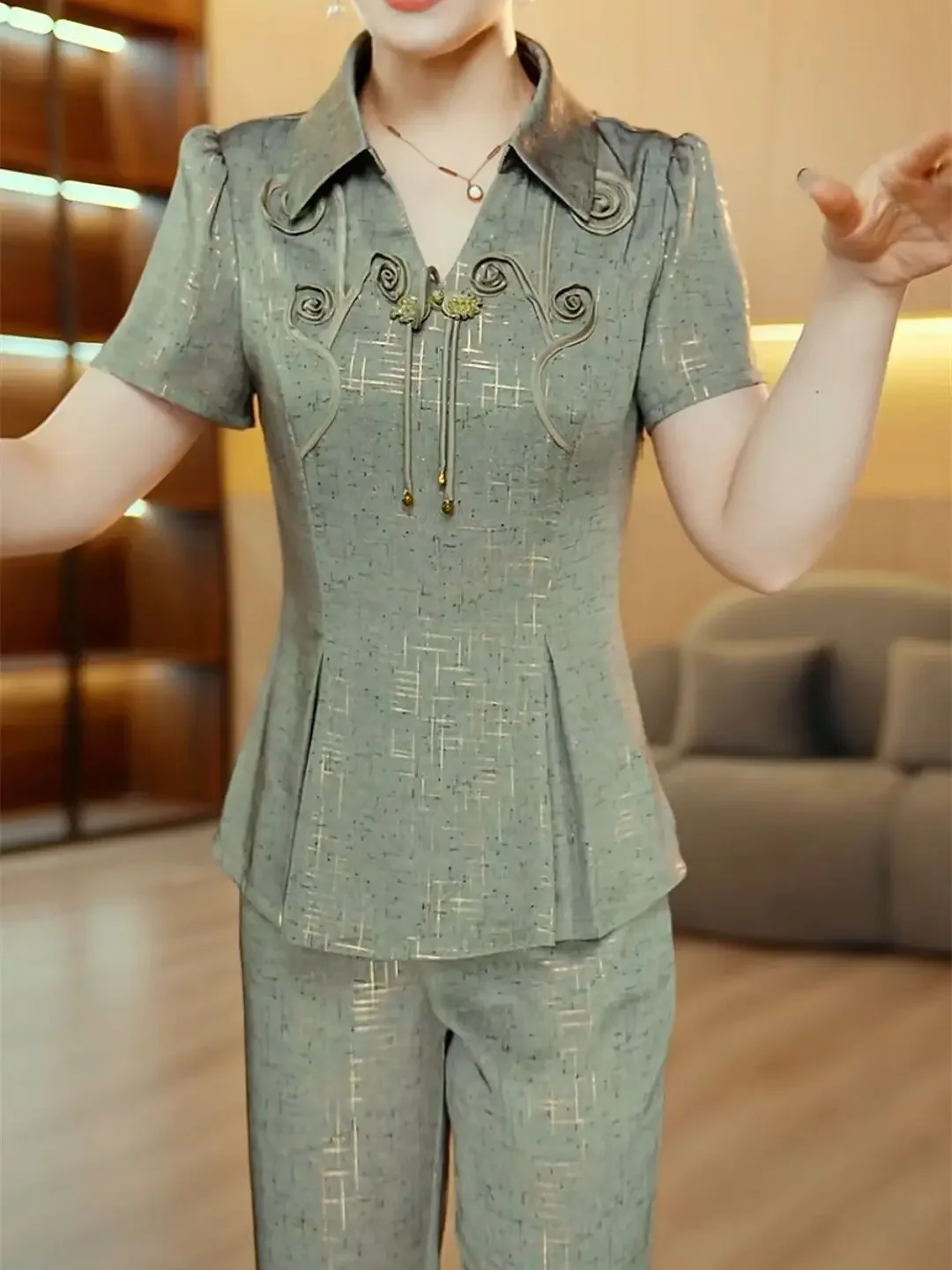 Chinese Style 2025 Summer Women's New Slimming And Concealing Thin Printing Fashionable Wide Leg Pants Light Pants Sets ZL907
Chinese Style 2025 Summer Women's New Slimming And Concealing Thin Printing Fashionable Wide Leg Pants Light Pants Sets ZL907