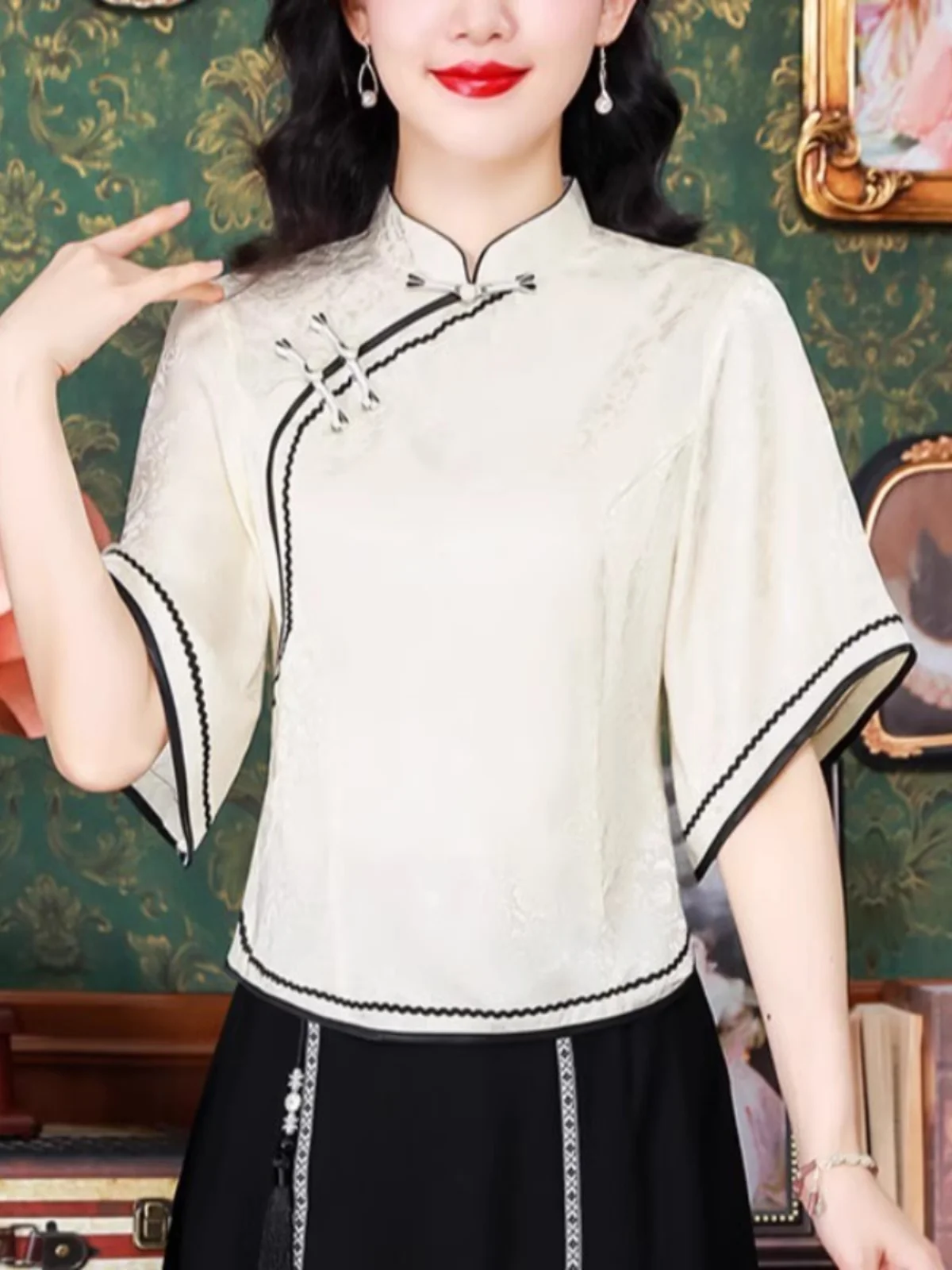 Versatile Short Sleeve Stand Collar Shirt Women's Fashionable Chinese Style Base Layer Flower Pattern Printed Blouse
Versatile Short Sleeve Stand Collar Shirt Women's Fashionable Chinese Style Base Layer Flower Pattern Printed Blouse