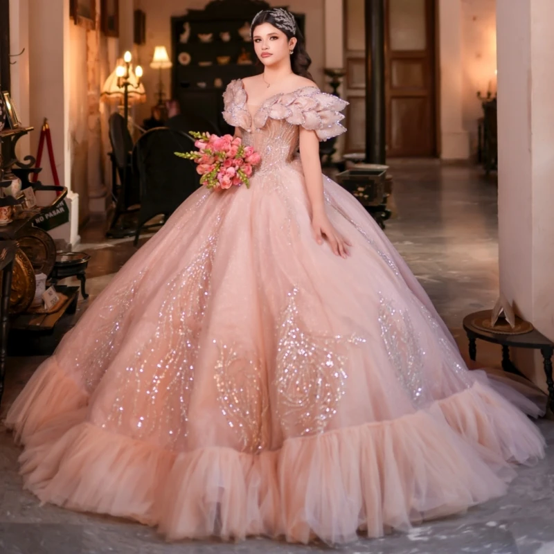 Pink Shiny Quinceanera Dresses Off The Shoulder Lace Beading Crystal Tiered Tull Party Birthday Sweet 16 Dress Vestidos 15 De
Pink Shiny Quinceanera Dresses Off The Shoulder Lace Beading Crystal Tiered Tull Party Birthday Sweet 16 Dress Vestidos 15 De