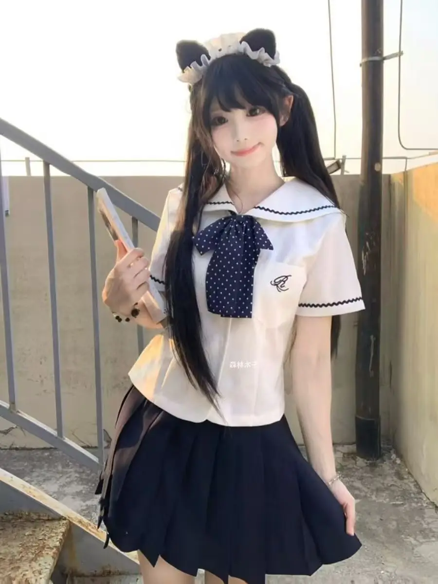 Summer Japanese Jirai kei Short Sailor Cosplay Uniform Set - Embroidered Short Sleeve Top with Mini Skirt
Summer Japanese Jirai kei Short Sailor Cosplay Uniform Set - Embroidered Short Sleeve Top with Mini Skirt