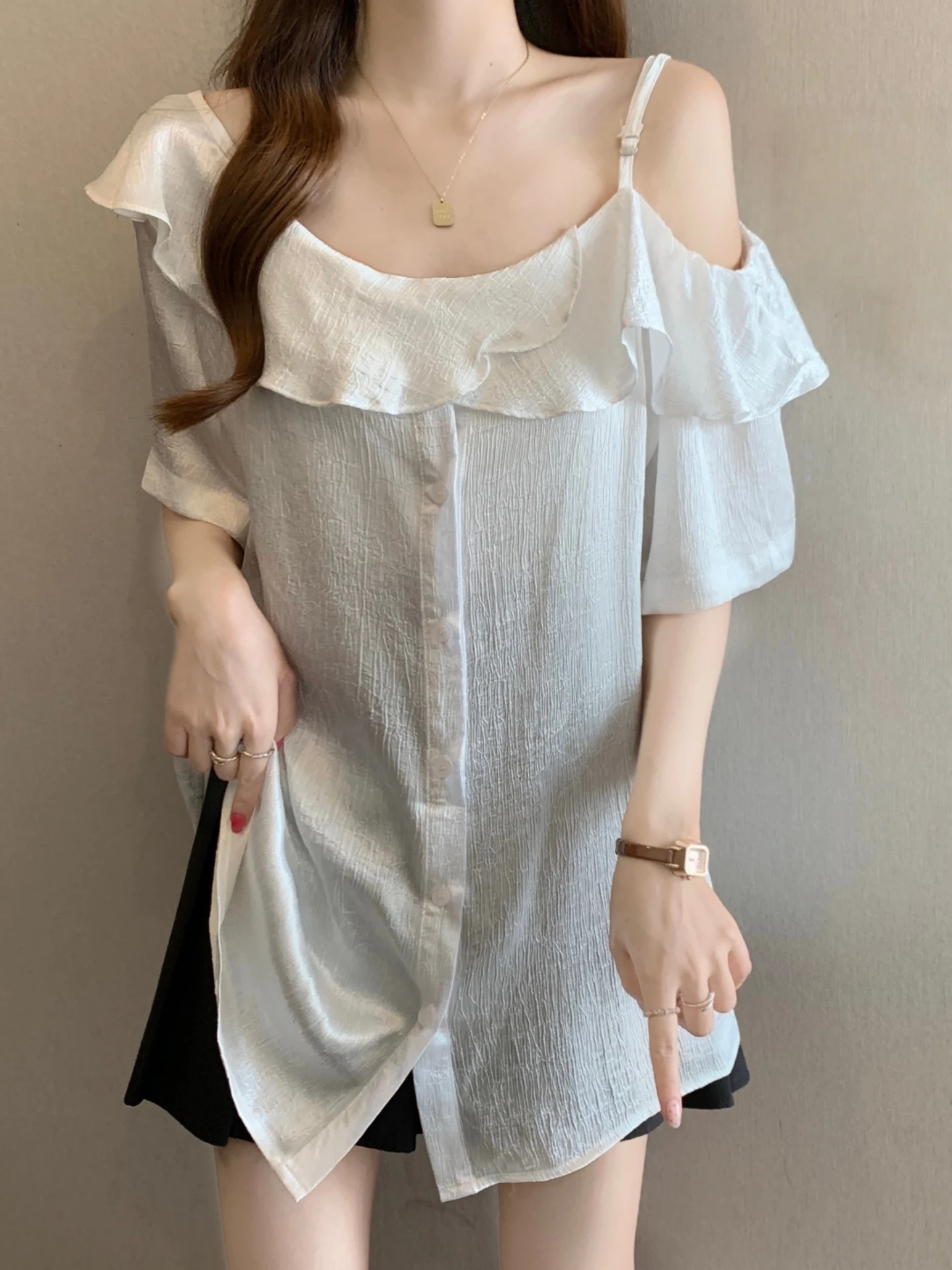 Slimming Design Short Sleeve Satin Base Shirt Women Summer 2026 Large Size Fat MM Shoulder Bared Strap Top Commute Style Kore...
Slimming Design Short Sleeve Satin Base Shirt Women Summer 2026 Large Size Fat MM Shoulder Bared Strap Top Commute Style Kore...