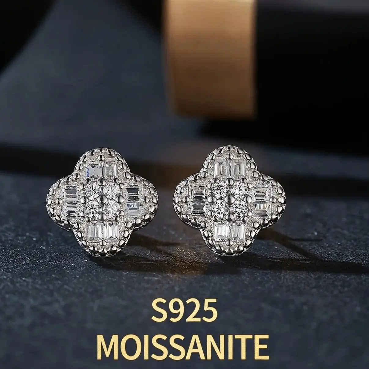 925 Silver Stud Earring Excellent Cut Four-leaf Clover Earrings 0.05ct for Elegant Woman Engagement Luxury Jewelry Moissanite
925 Silver Stud Earring Excellent Cut Four-leaf Clover Earrings 0.05ct for Elegant Woman Engagement Luxury Jewelry Moissanite