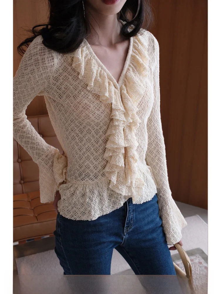 Ele Lace V-ne Top with Elastic Rhombus Design Faionable And Sli Ladylike irt for Women Spring 2025 Collection
Ele Lace V-ne Top with Elastic Rhombus Design Faionable And Sli Ladylike irt for Women Spring 2025 Collection