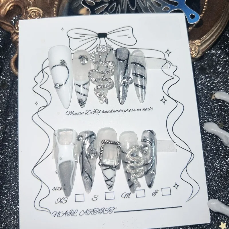 10PCS Chrome Style Snake Press on Nails Ethereal Fairy Core Design Elegant Gentle Luxury False Nails Smooth Handmade for Women
10PCS Chrome Style Snake Press on Nails Ethereal Fairy Core Design Elegant Gentle Luxury False Nails Smooth Handmade for Women