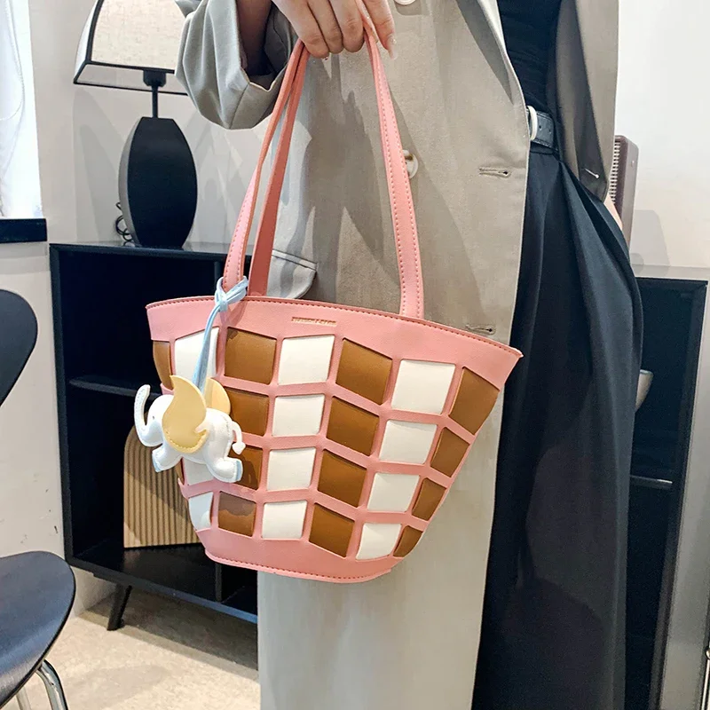 Модный кожаный кошелек через плечо для женщин с модной эстетикой большой вместимости и однотонным цветом
Модный кожаный кошелек через плечо для женщин с модной эстетикой большой вместимости и однотонным цветом