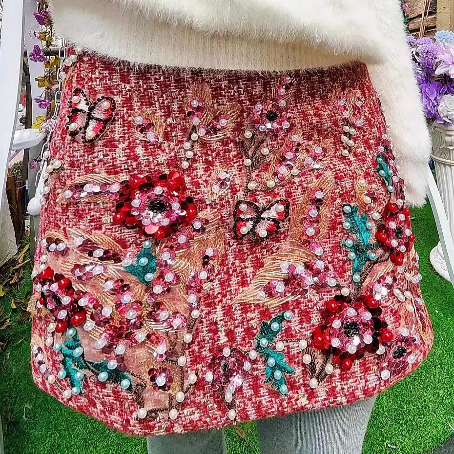 Luxury Pearls Flowers 3D Embroidery Butterfly Stitch Tweed Fabric Short Skirt For Women 2025 Spring New Trend Slim Skirt
Luxury Pearls Flowers 3D Embroidery Butterfly Stitch Tweed Fabric Short Skirt For Women 2025 Spring New Trend Slim Skirt