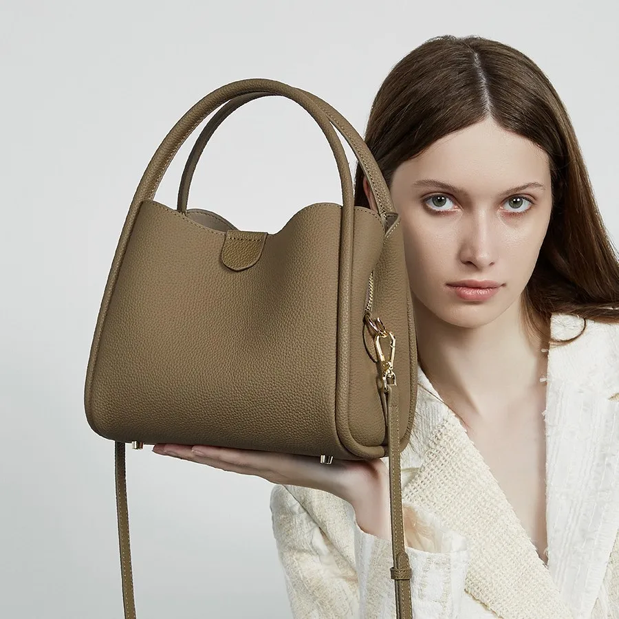 Genuine Grade Leather Women's Shoulder Crossbody Bucekt Bags Luxury Designer Brand Female Small Handbag for Woman Tote 2026 New
Genuine Grade Leather Women's Shoulder Crossbody Bucekt Bags Luxury Designer Brand Female Small Handbag for Woman Tote 2026 New